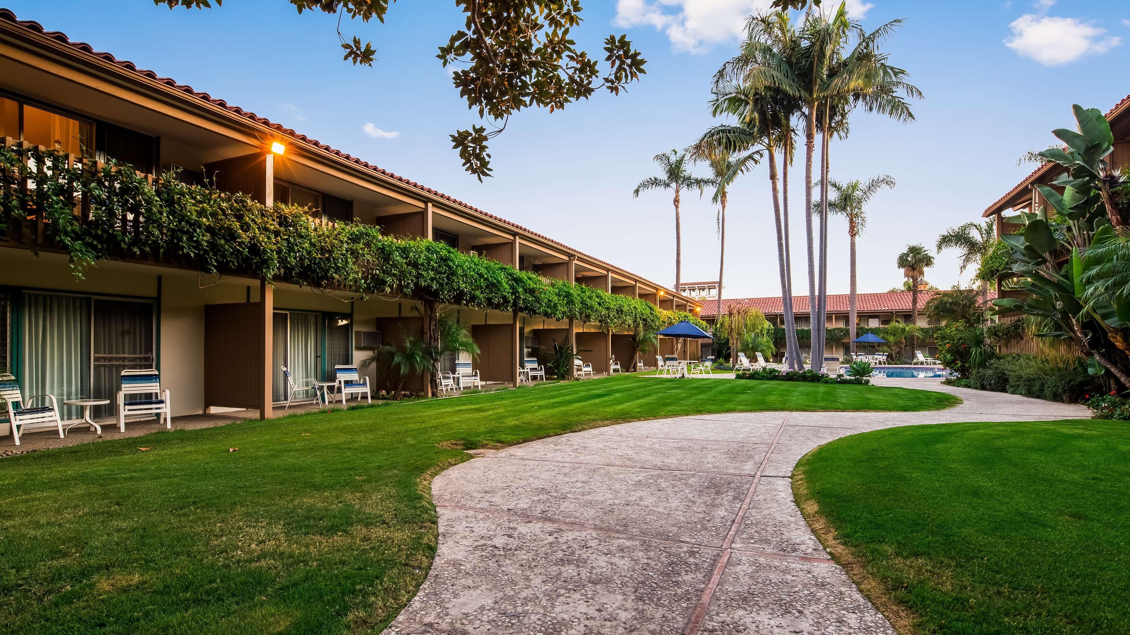 Best Western Plus Pepper Tree Inn Santa Barbara Exterior foto